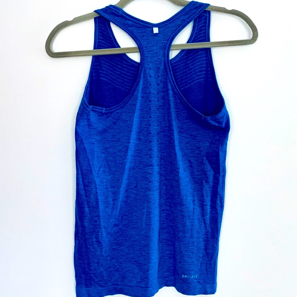 Nike top - Picture 2 of 4